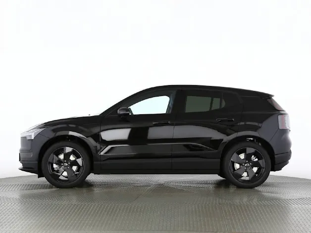 Volvo EX30 P5 Plus Swiss Black Edition Extended Range