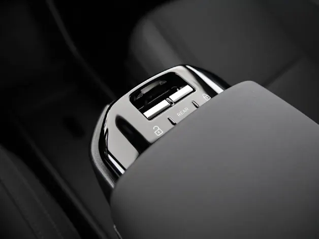 Volvo EX30 P5 Plus Swiss Black Edition Extended Range