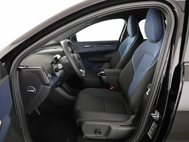 Volvo EX30 P5 Plus Swiss Black Edition Extended Range