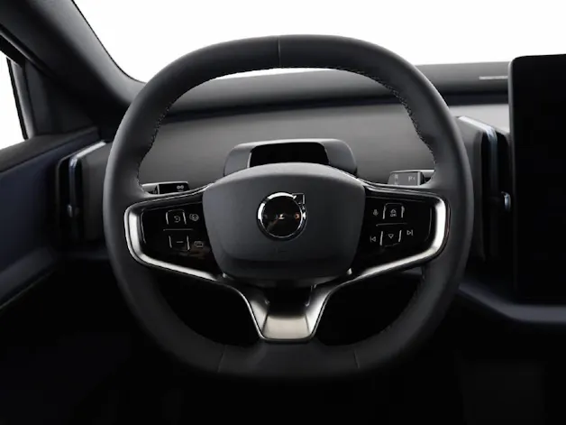 Volvo EX30 P5 Plus Swiss Black Edition Extended Range