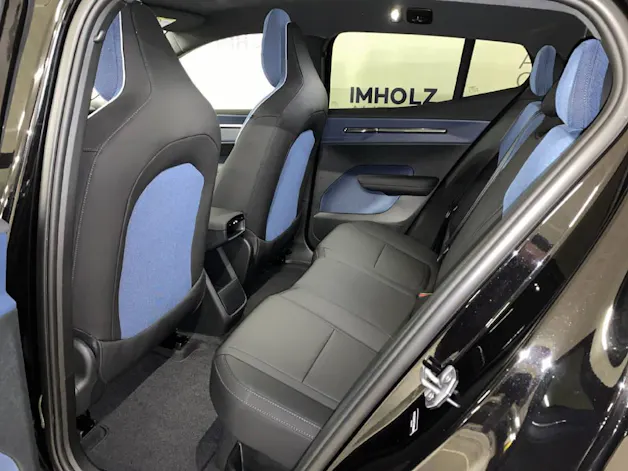 Volvo EX30 P8 Twin Ultra Black Edition AWD