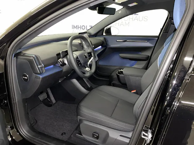 Volvo EX30 P8 Twin Ultra Black Edition AWD