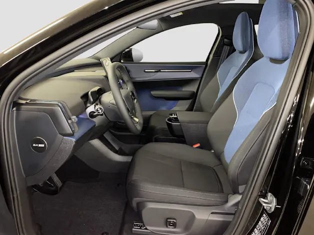 Volvo EX30 P8 Twin Ultra Black Edition AWD