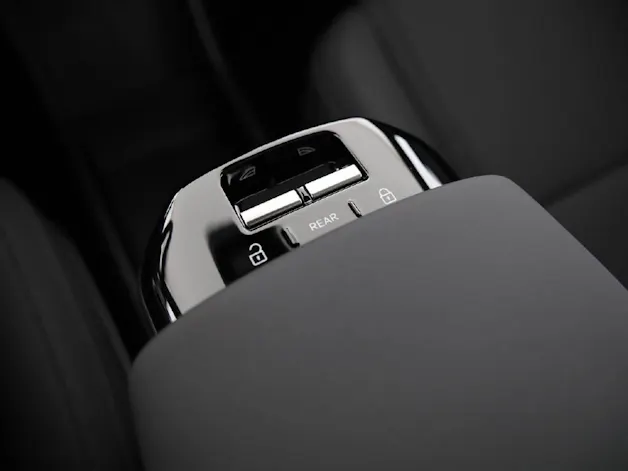 Volvo EX30 P8 Twin Ultra Black Edition AWD