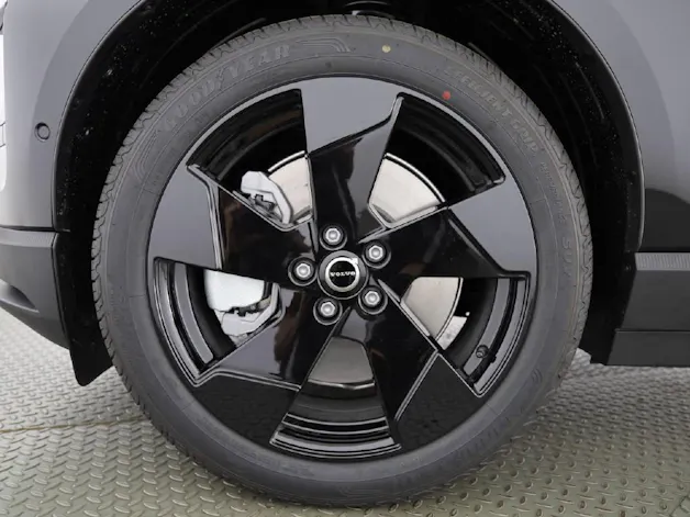 Volvo EX30 P8 Twin Ultra Black Edition AWD
