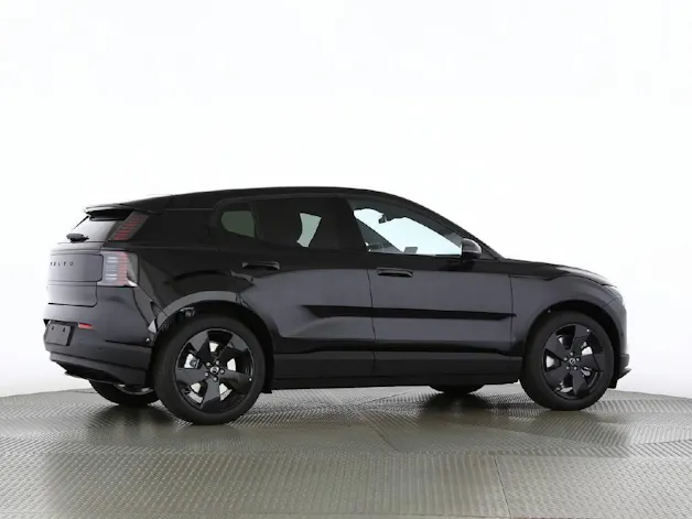 Volvo EX30 P8 Twin Ultra Black Edition AWD