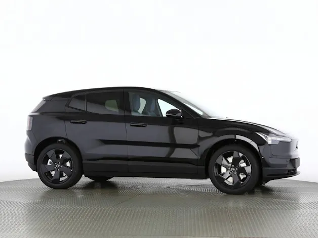 Volvo EX30 P8 Twin Ultra Black Edition AWD