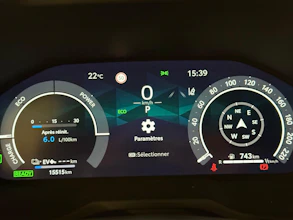https://vehicle.imgix.net/4383983/c4f36c04-69c8-432d-b4cd-946ae9be62a4.jpg