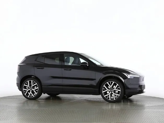Volvo EX30 P5 Plus Swiss Black Edition Extended Range