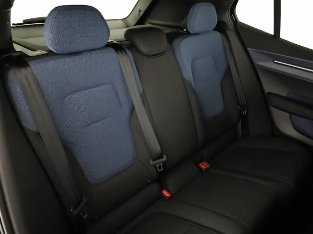 Volvo EX30 P5 Plus Swiss Black Edition Extended Range