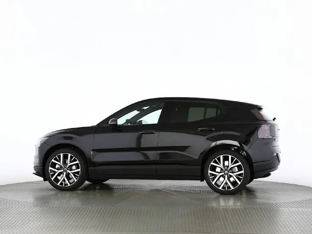 Volvo EX30 P5 Plus Swiss Black Edition Extended Range