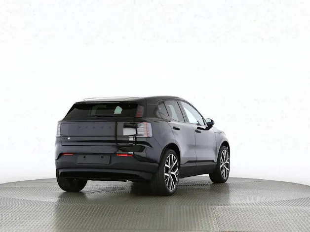 Volvo EX30 P5 Plus Swiss Black Edition Extended Range