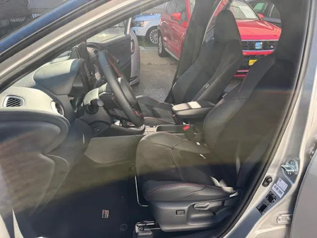 Toyota Yaris 1.5 VVT-i HSD GR Sport