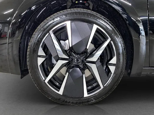 Peugeot 208 1.2 Hybrid 145 GT
