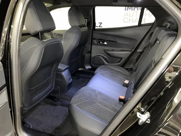 Peugeot 2008 1.2 Hybrid 145 GT
