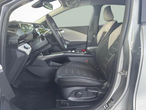 https://vehicle.imgix.net/4384075/0102acfa-df51-47cf-8040-d9adb6e20461.jpg