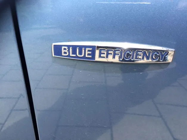 Mercedes-Benz E 200 CGI BlueEF Cabriolet