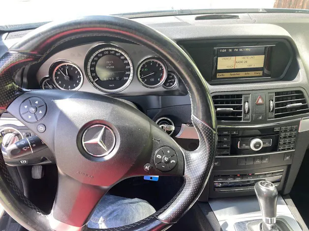 Mercedes-Benz E 200 CGI BlueEF Cabriolet