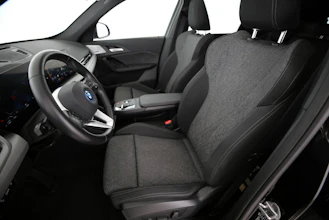 https://vehicle.imgix.net/4384168/89dcba94-b164-4360-836b-4dc497414f89.jpg