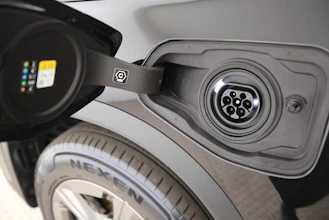 https://vehicle.imgix.net/4384168/c96517ba-4f98-4aab-b507-99f7cfc1a450.jpg