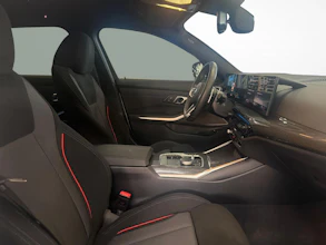 https://vehicle.imgix.net/4384182/9f9d35be-337d-4470-b5b4-ceeaab5ee8b0.jpg