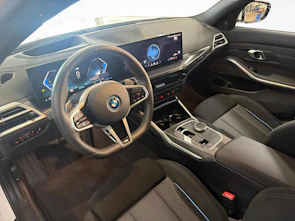 Fahrzeugbild BMW 330e xDrive SAG Touring