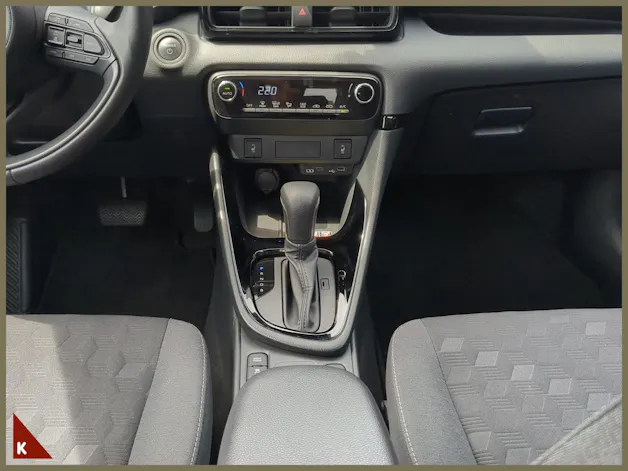 Toyota Yaris 1.5 VVT-i HSD Trend