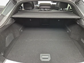 https://vehicle.imgix.net/4384194/6204da28-d9bd-4586-86f7-78ee74fb0c1a.jpg