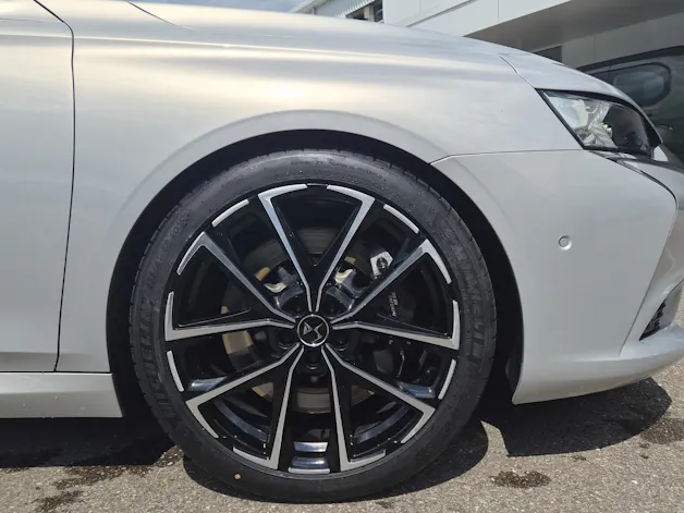 DS Automobiles 9 1.6 E-Tense Rivoli+ 4x4