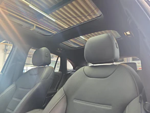 https://vehicle.imgix.net/4384234/d471b4ae-4264-451f-b540-368b23065878.jpg
