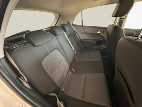 https://vehicle.imgix.net/4384263/134c3ef5-a925-4656-9d02-5feeefeaf6c7.jpg
