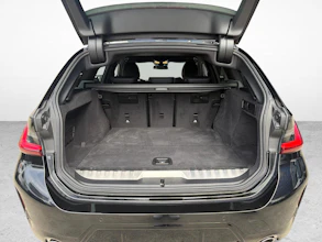 https://vehicle.imgix.net/4384295/496a201d-059a-478a-aafa-a463e8e8518f.jpg