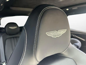 https://vehicle.imgix.net/4384317/863d4c9b-f9d7-4c06-ac00-c73d8a4945fd.jpg