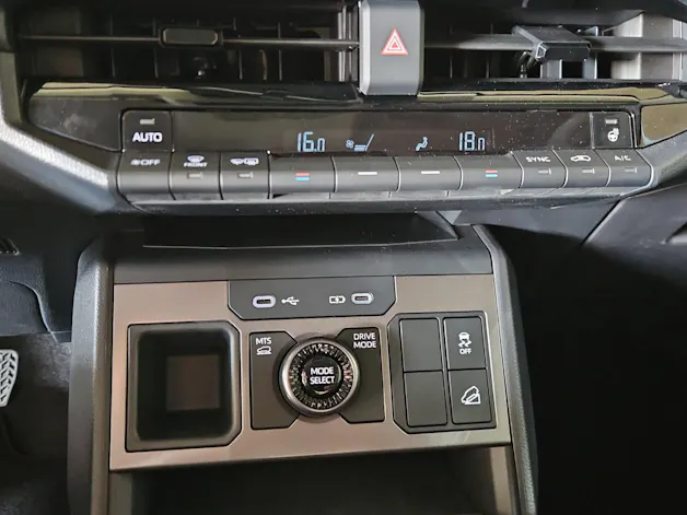 Toyota Hilux Double Cab.-Pick-up 59KWh Comfort