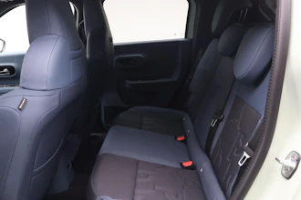 https://vehicle.imgix.net/4384404/f3329371-1dd2-43a8-9df8-38a7d7914de3.JPG