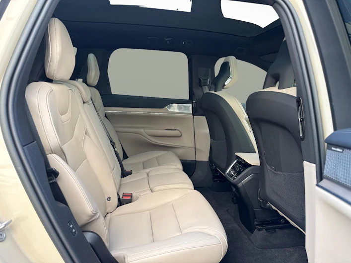 immagine del veicolo VOLVO EX 90