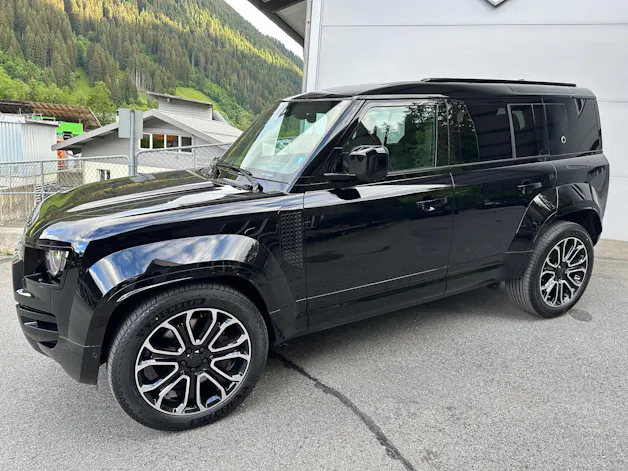 Land Rover Defender 110 4.4 V8 Octa Black