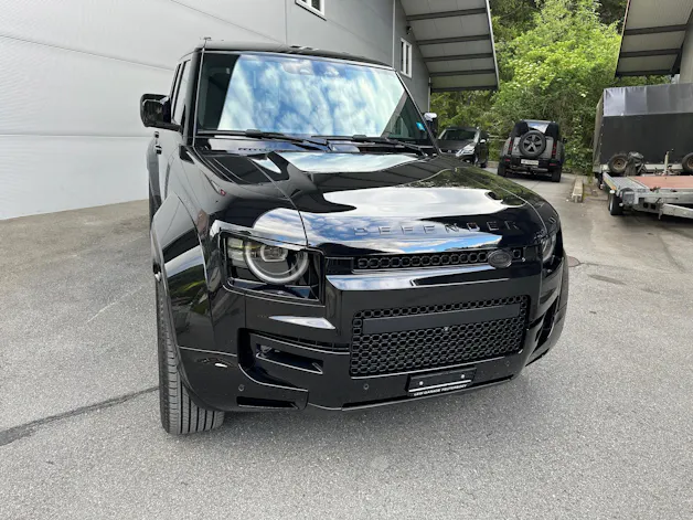 Land Rover Defender 110 4.4 V8 Octa Black