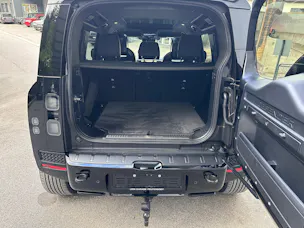 Land Rover Defender 110 4.4 V8 Octa Black