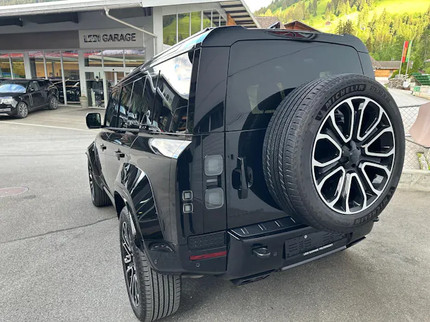 Land Rover Defender 110 4.4 V8 Octa Black