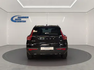 Volvo XC40 2.0 B3 MH Plus Dark