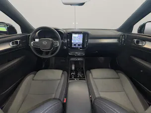 Volvo XC40 2.0 B3 MH Plus Dark