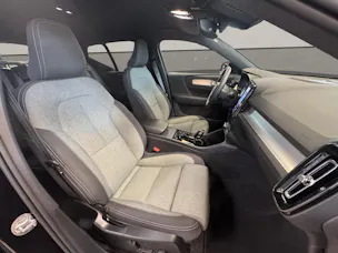 Volvo XC40 2.0 B3 MH Plus Dark