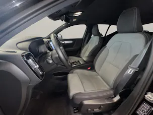 Volvo XC40 2.0 B3 MH Plus Dark