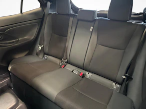 https://vehicle.imgix.net/4384489/dc0d0360-38f4-4614-9675-432be5c8250d.jpg