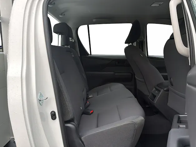 Toyota Hilux Double Cab. Alubrücke 59KWh Comfort mit Anhängerkupplung