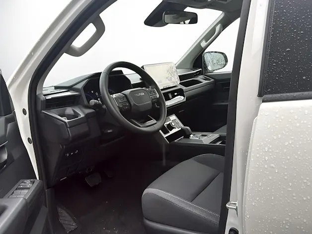 Toyota Hilux Double Cab. Alubrücke 59KWh Comfort mit Anhängerkupplung