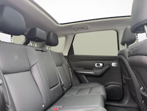 https://vehicle.imgix.net/4384555/f2d5c389-d818-43a7-989c-b3dfb86dac3d.jpg