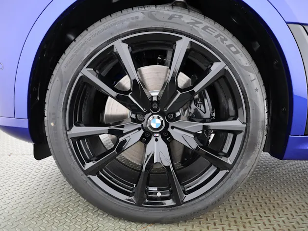 BMW X7 M60i