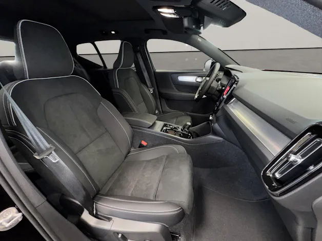 Volvo XC40 2.0 B4 MH Black Edition